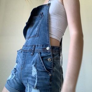 Distressed Overalls💙